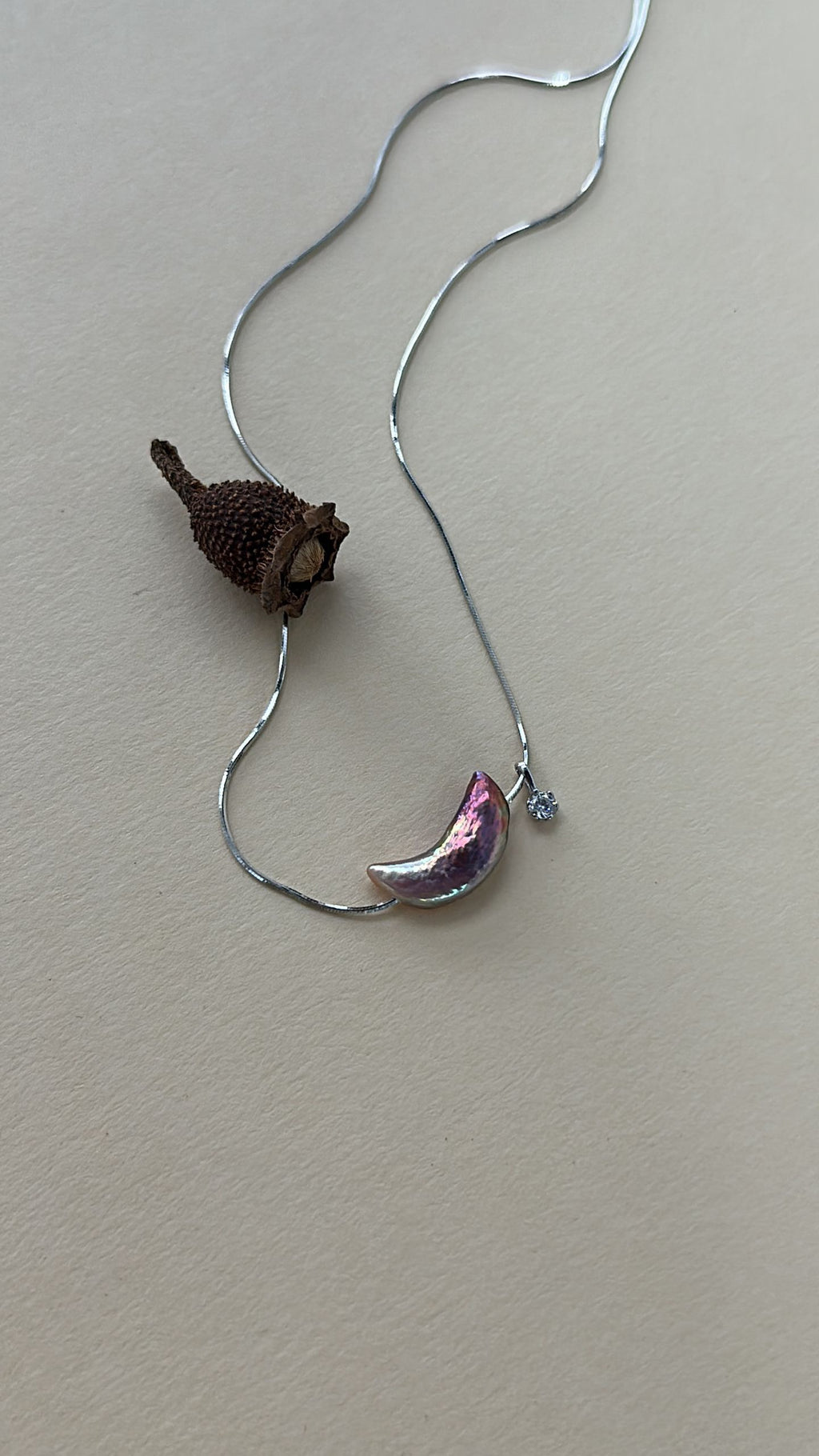 Iridescent Pearl Moon Pendant Necklace – Silver