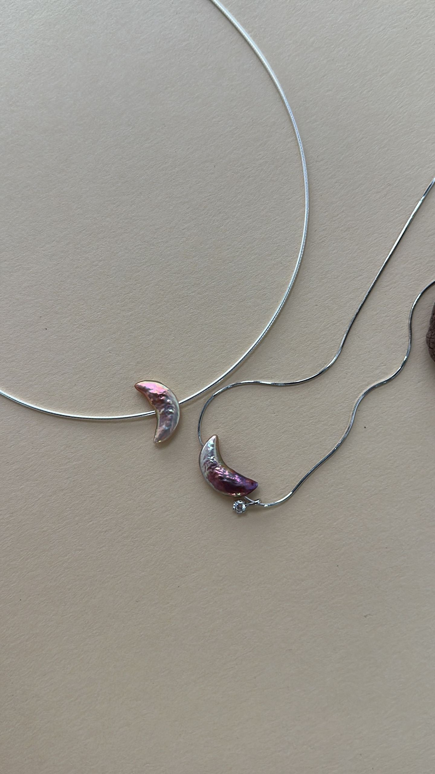 Iridescent Pearl Moon Pendant Necklace – Silver