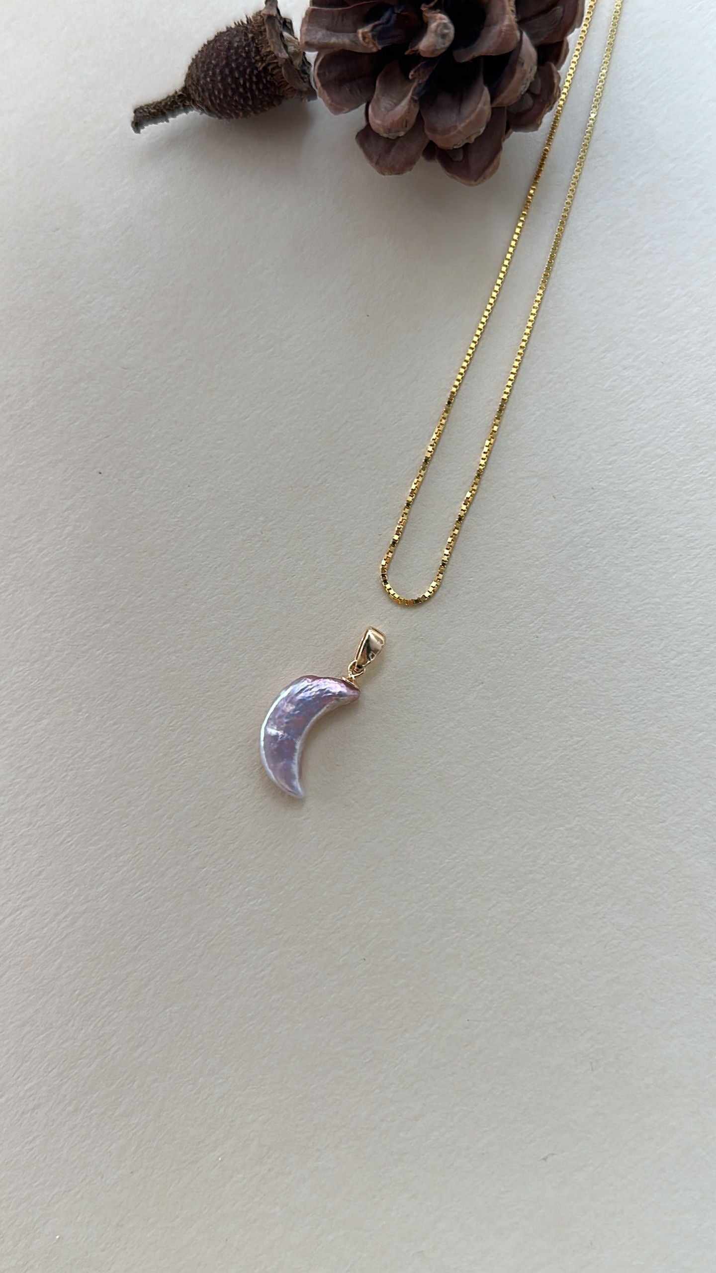 Iridescent Pearl Moon Pendant Necklace – Gold