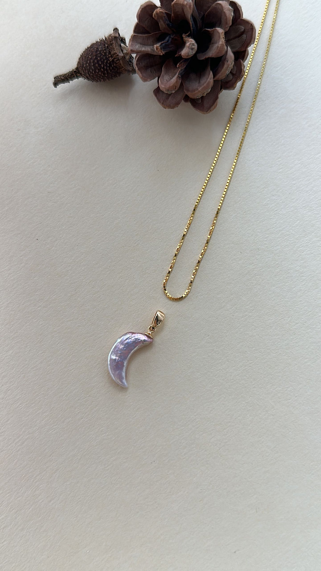 Iridescent Pearl Moon Pendant Necklace – Gold