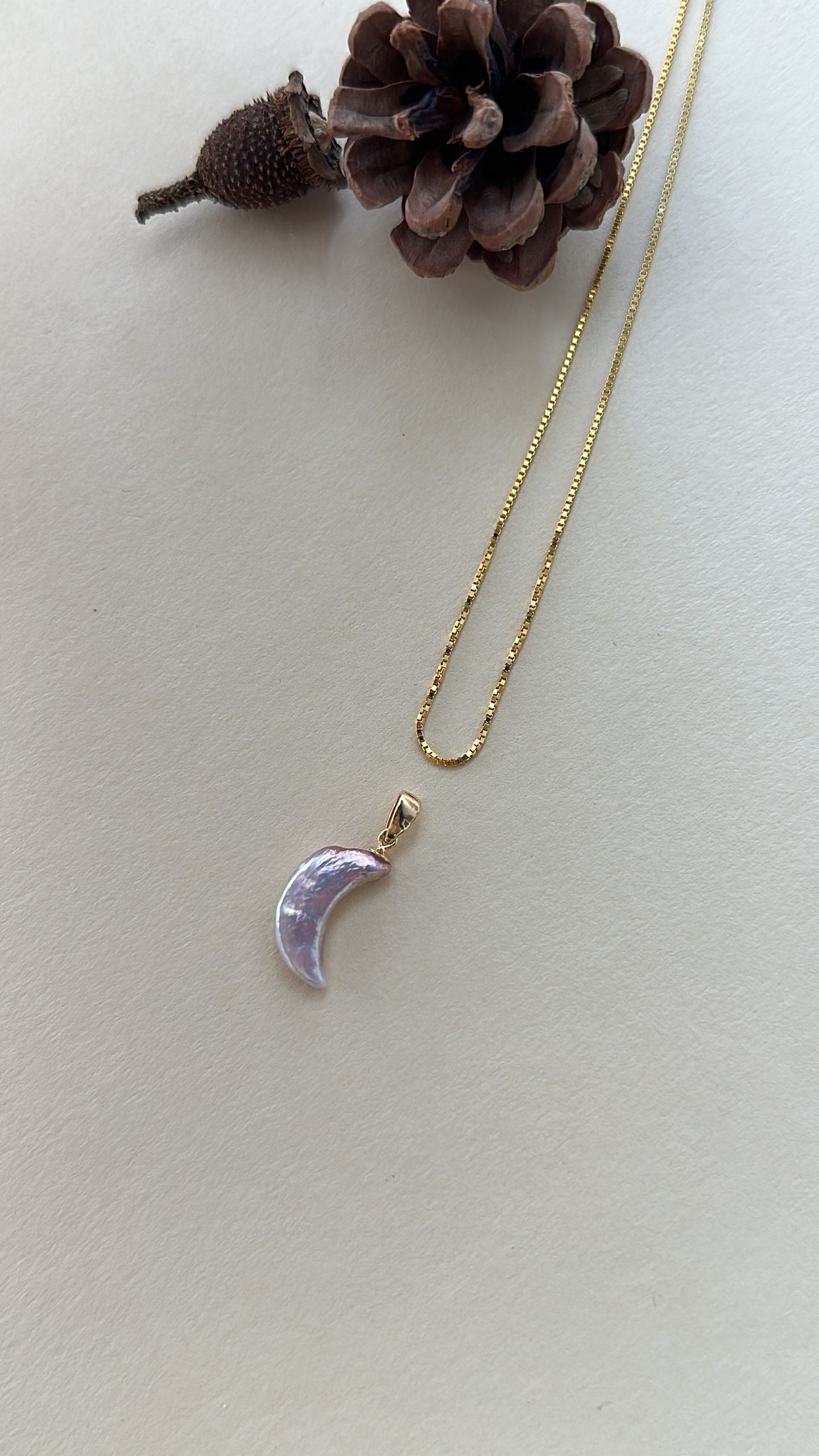 Iridescent Pearl Moon Pendant Necklace – Gold